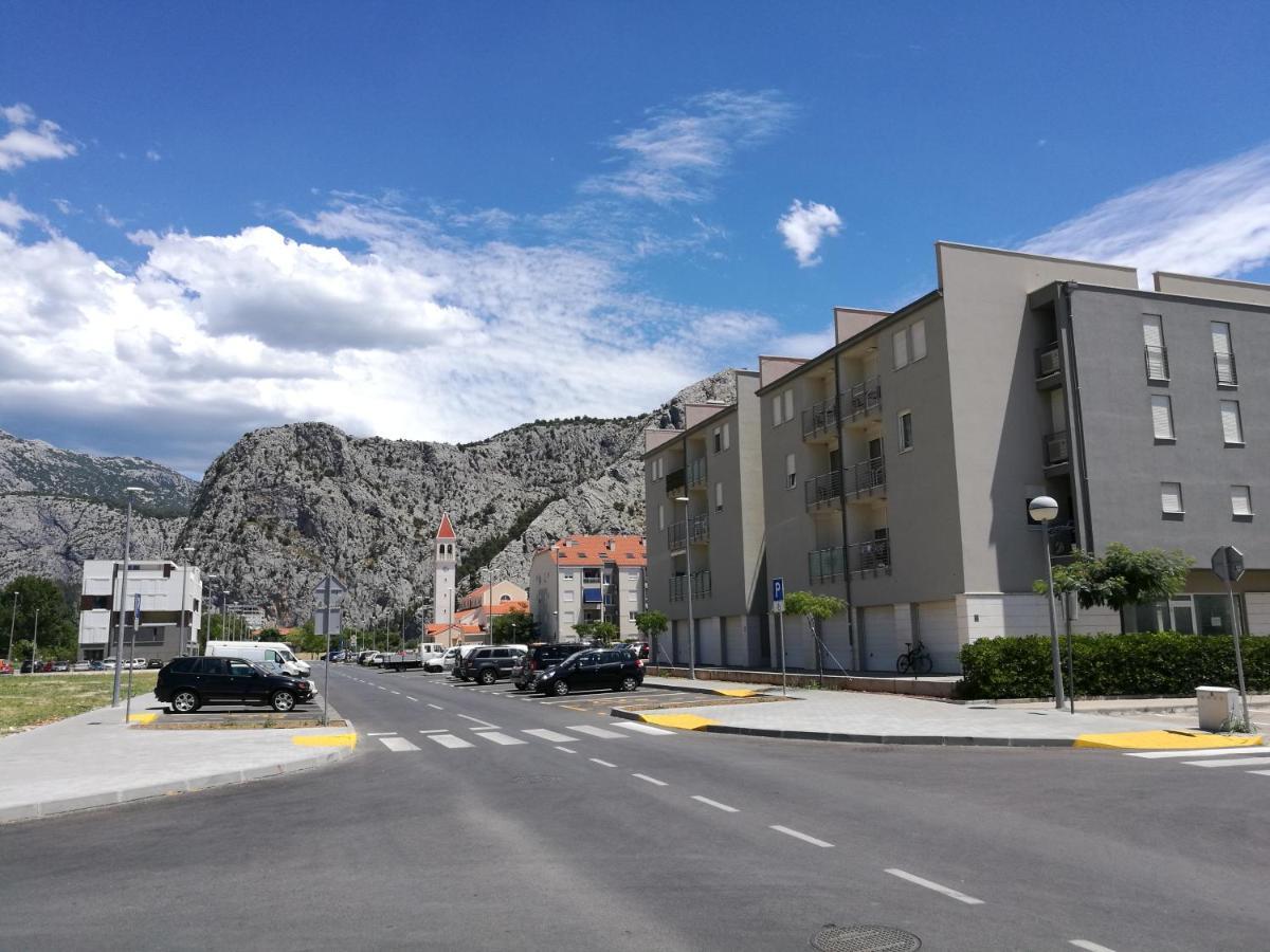 Green 'N Grey Omiš Dış mekan fotoğraf