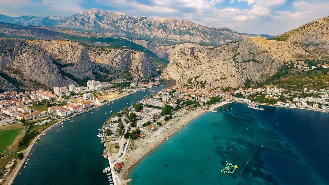 Green 'N Grey Omiš Dış mekan fotoğraf